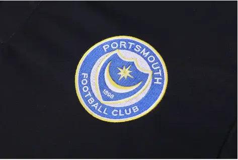 Individuell gestaltete Fußballbekleidung, Fußballtrikots mit dem Namen des Vereins, sublimierte Fußballuniformen 